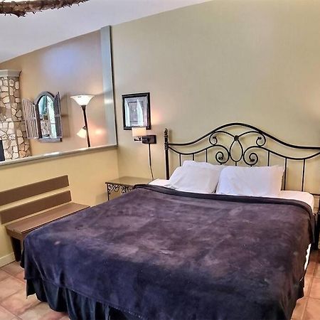 Chateau Treehouse #11 @ Oak Crest Cottages And Treehouses Eureka Springs Extérieur photo