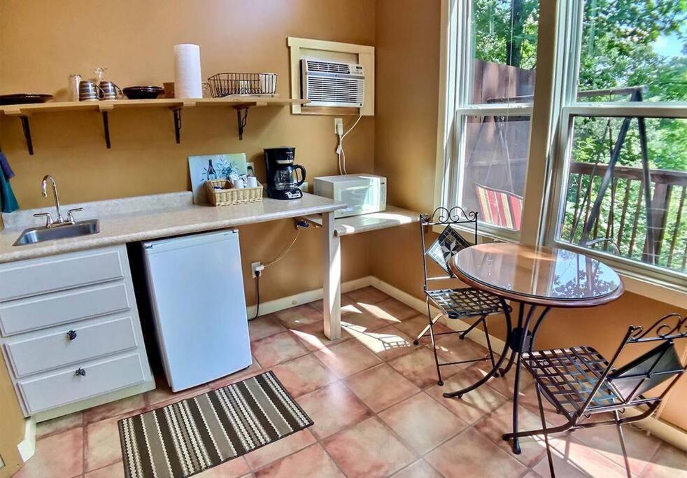 Chateau Treehouse #11 @ Oak Crest Cottages And Treehouses Eureka Springs Extérieur photo
